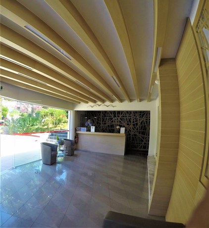 Imagen de los interiores del Hotel Varouxakis. Foto 17