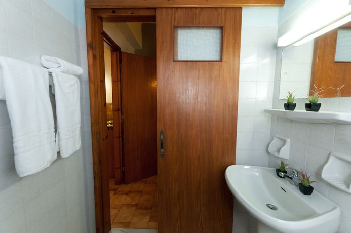 Imagen de la habitación del Hotel Varouxakis. Foto 5