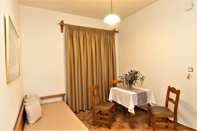 Imagen de la habitación del Hotel Varouxakis. Foto 6