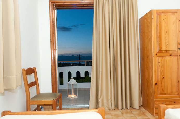 Imagen de la habitación del Hotel Varouxakis. Foto 10