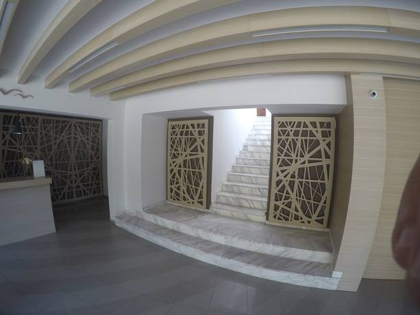 Imagen de los interiores del Hotel Varouxakis. Foto 18