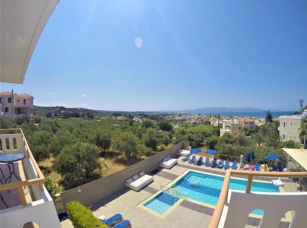Imagen de la piscina del Hotel Varouxakis. Foto 19