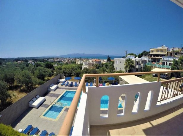 Imagen de la piscina del Hotel Varouxakis. Foto 20