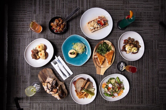 Imagen del bar/restaurante del Hotel Varscona On Whyte. Foto 5