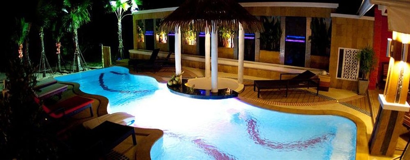 Imagen de la piscina del Hotel Vartika Resovilla Kuiburi Beach Resort and Villas. Foto 16