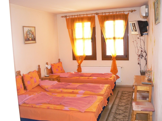 Imagen de la habitación del Hotel Varusha. Foto 3