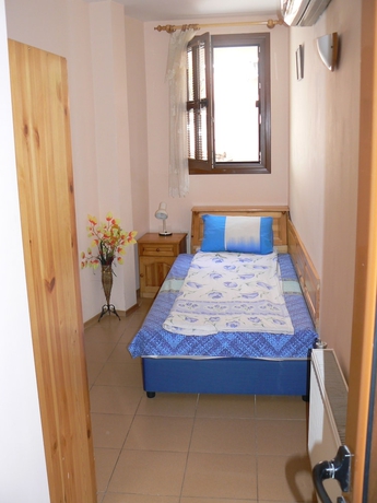 Imagen de la habitación del Hotel Varusha. Foto 4