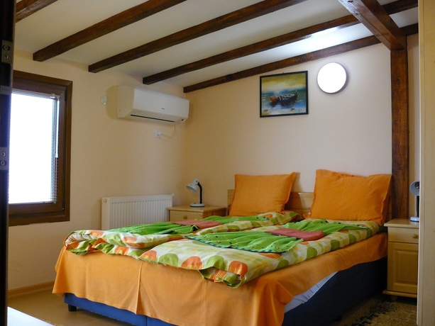 Imagen de la habitación del Hotel Varusha. Foto 9