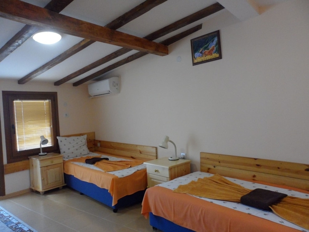 Imagen de la habitación del Hotel Varusha. Foto 11