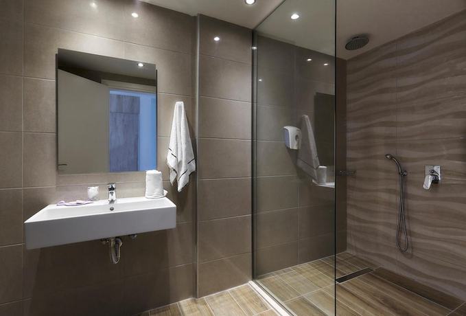 Imagen de la habitación del Hotel Vasia Royal. Foto 5