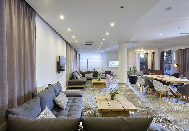 Imagen de los interiores del Hotel Vasia Royal. Foto 11