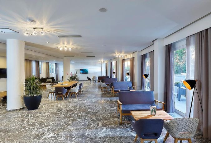 Imagen de los interiores del Hotel Vasia Royal. Foto 12