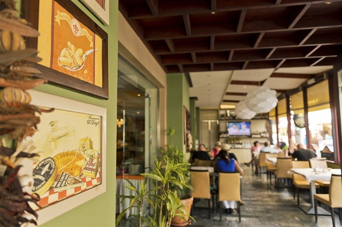 Imagen del bar/restaurante del Hotel Vassilia. Foto 11