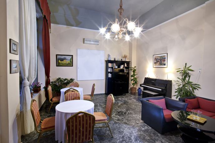 Imagen del bar/restaurante del Hotel Vassilikon, Loutraki. Foto 2