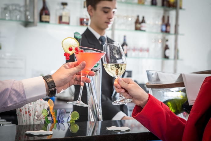 Imagen del bar/restaurante del Hotel Vatel. Foto 3