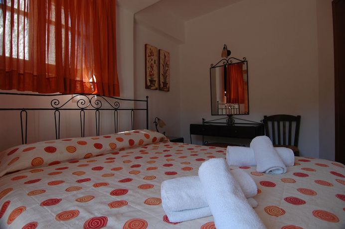 Imagen de la habitación del Hotel Vathi. Foto 14