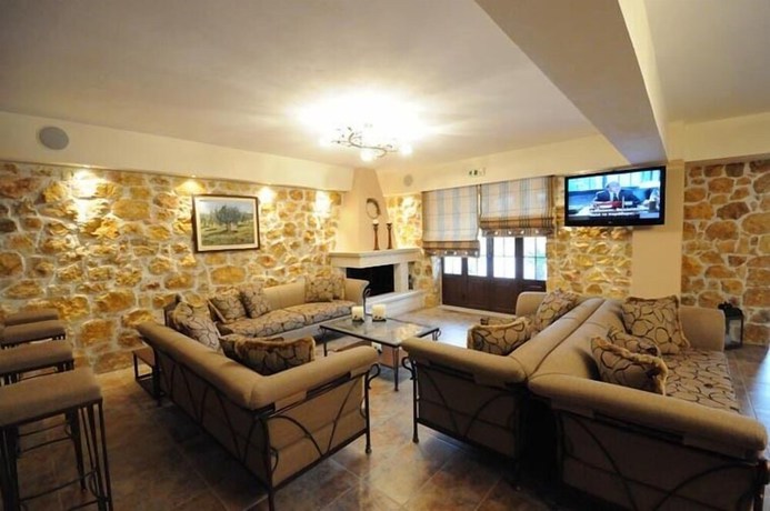 Imagen de los interiores del Hotel Vathi. Foto 19