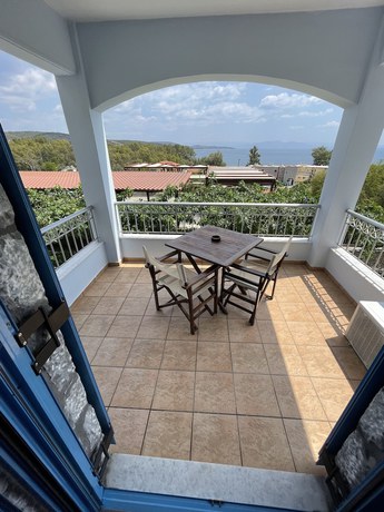 Imagen de la habitación del Hotel Vathi. Foto 15