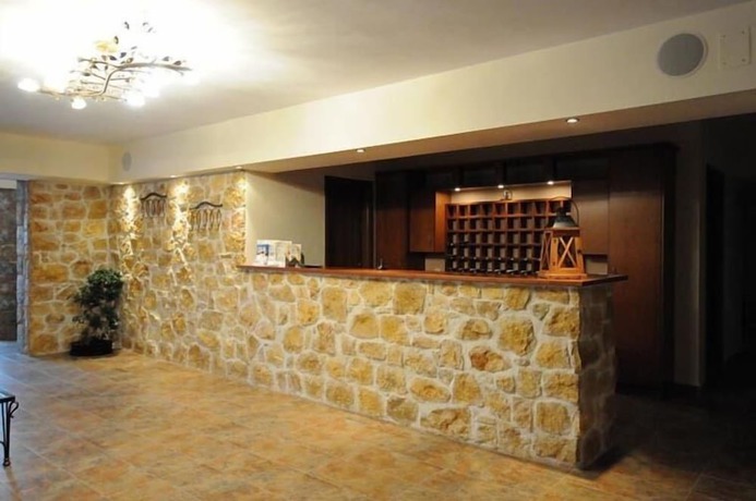 Imagen de los interiores del Hotel Vathi. Foto 20