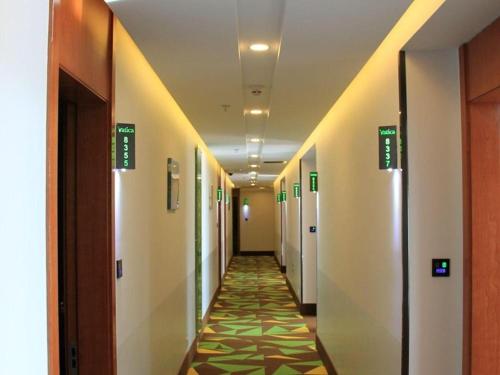 Imagen general del Hotel Vatica ShangHai Pudong Airport Disney Huaxia(E) Road Metro Station .. Foto 6
