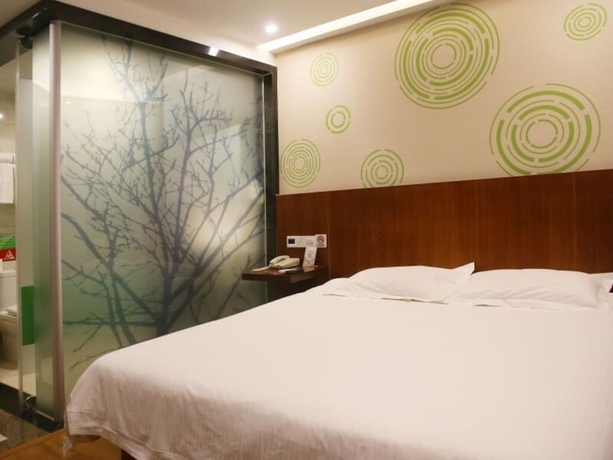 Imagen de la habitación del Hotel Vatica Shanghai International Tourism Resort Luoshan Road Subway Station Hotel. Foto 5