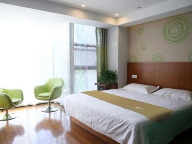 Imagen de la habitación del Hotel Vatica Shanghai International Tourism Resort Luoshan Road Subway Station Hotel. Foto 8