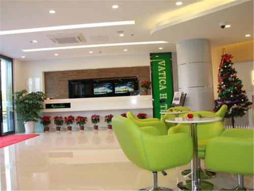 Imagen de la habitación del Hotel Vatica Shanghai International Tourist Resort Huaxia E Road Metro Station. Foto 9