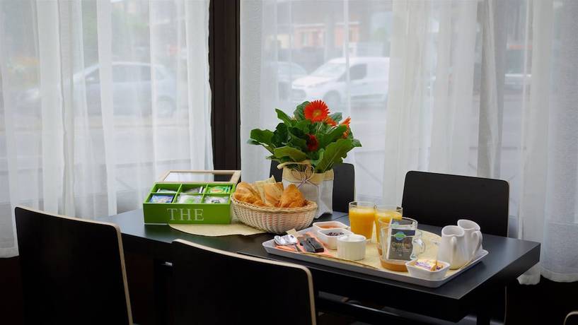 Imagen del bar/restaurante del Hotel Vauban, LIVRY GARGAN. Foto 4