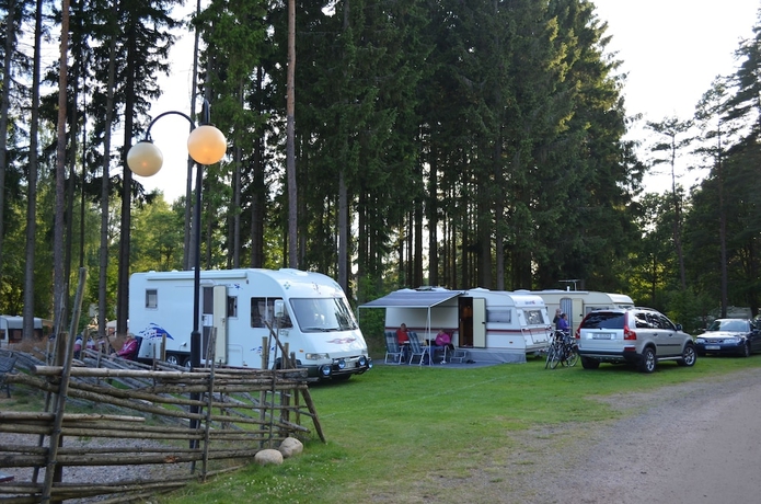 Imagen de los exteriores del Hotel V&auml;rnamo Camping Prostsj&ouml;n. Foto 15