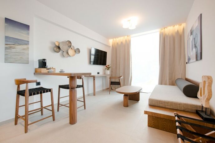 Imagen general del Hotel Vaya Suites by Omiloss. Foto 7
