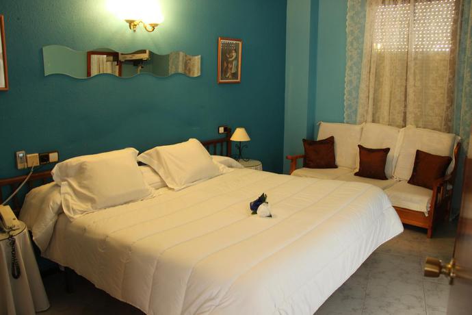 Imagen de la habitación del Hotel Vazquez Diaz. Foto 4