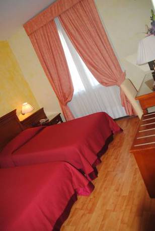 Imagen de la habitación del Hotel Vazzana. Foto 15