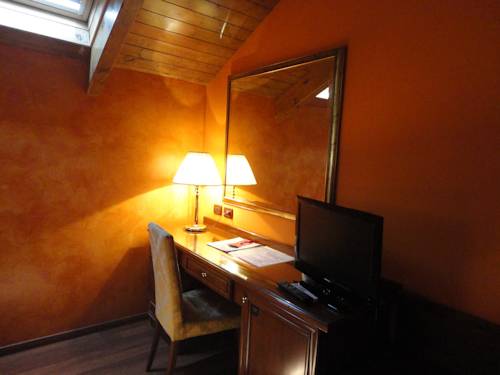 Imagen de la habitación del Hotel Vazzana. Foto 16