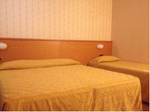 Imagen de la habitación del Hotel Vecchia Brianza. Foto 1