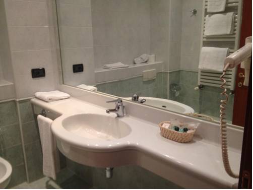 Imagen de la habitación del Hotel Vecchia Brianza. Foto 3