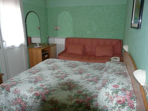 Imagen de la habitación del Hotel Vecchia Rimini. Foto 14