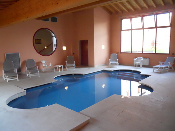 Imagen de la piscina del Hotel Vecchio Casello. Foto 11