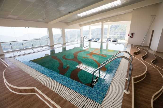 Imagen de la piscina del Hotel Vedalife Rejuvenation. Foto 18
