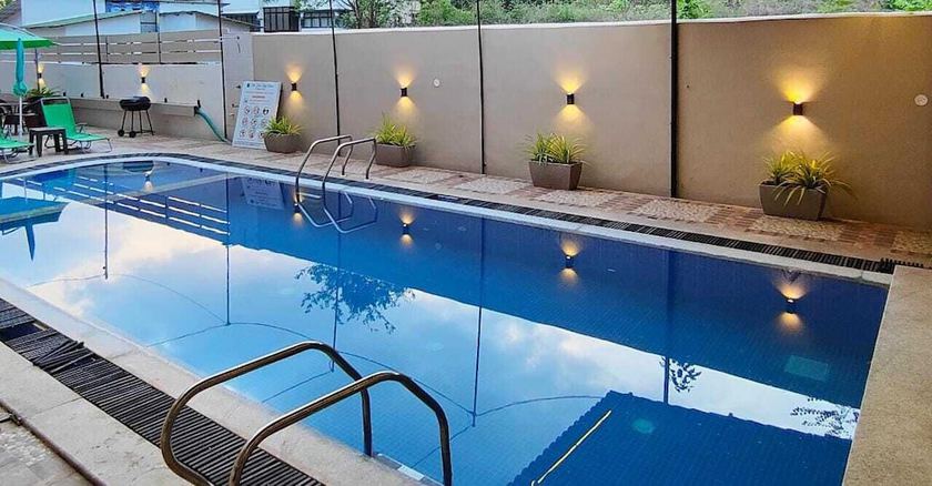 Imagen de la piscina del Hotel Vedas and Villas. Foto 18