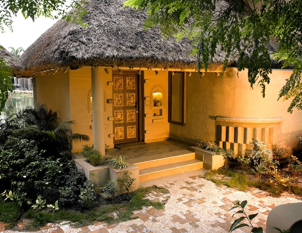 Imagen de la habitación del Hotel Vedic Village Spa Resort. Foto 15