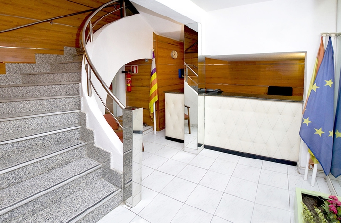 Imagen de los interiores del Hotel Vedr&aacute;. Foto 10