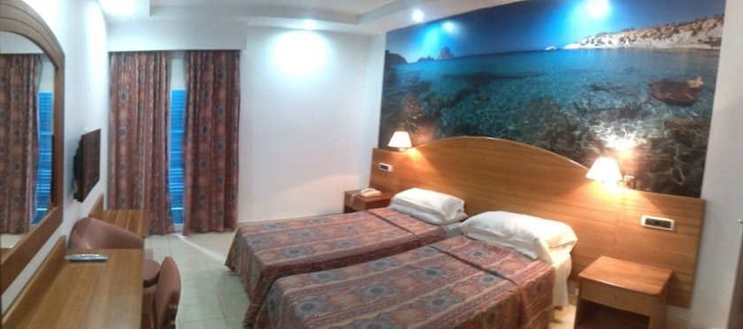 Imagen de la habitación del Hotel Vedr&aacute;. Foto 3