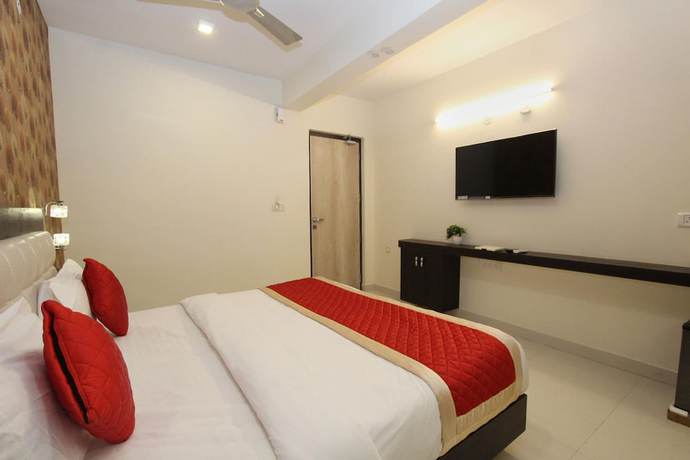 Imagen de la habitación del Hotel Vee Suites Bangalore. Foto 4