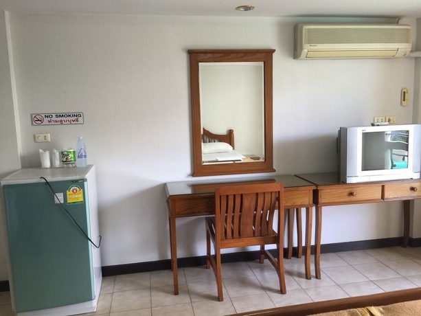 Imagen de la habitación del Hotel Veerachai Court. Foto 3