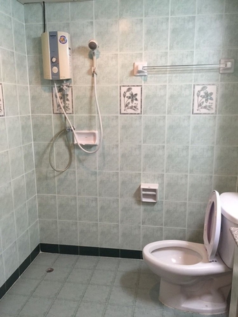 Imagen de la habitación del Hotel Veerachai Court. Foto 6