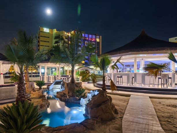Imagen de los exteriores del Hotel Vega, Constanta. Foto 10