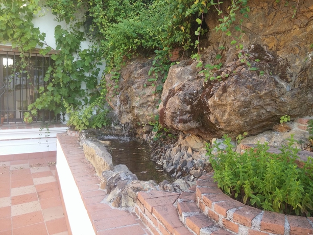 Imagen de los exteriores del Hotel Vega De Cazalla. Foto 9