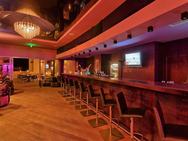 Imagen de los interiores del Hotel Vega. Foto 13