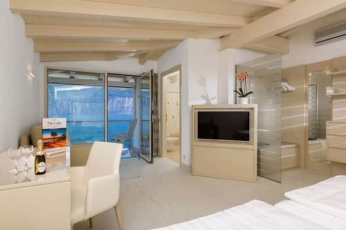 Imagen de la habitación del Hotel Vega, Malcesine. Foto 13