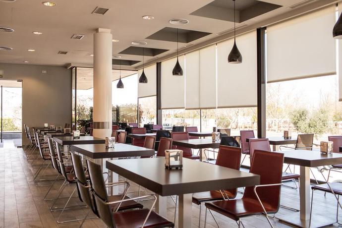 Imagen del bar/restaurante del Hotel Vegas Altas. Foto 2